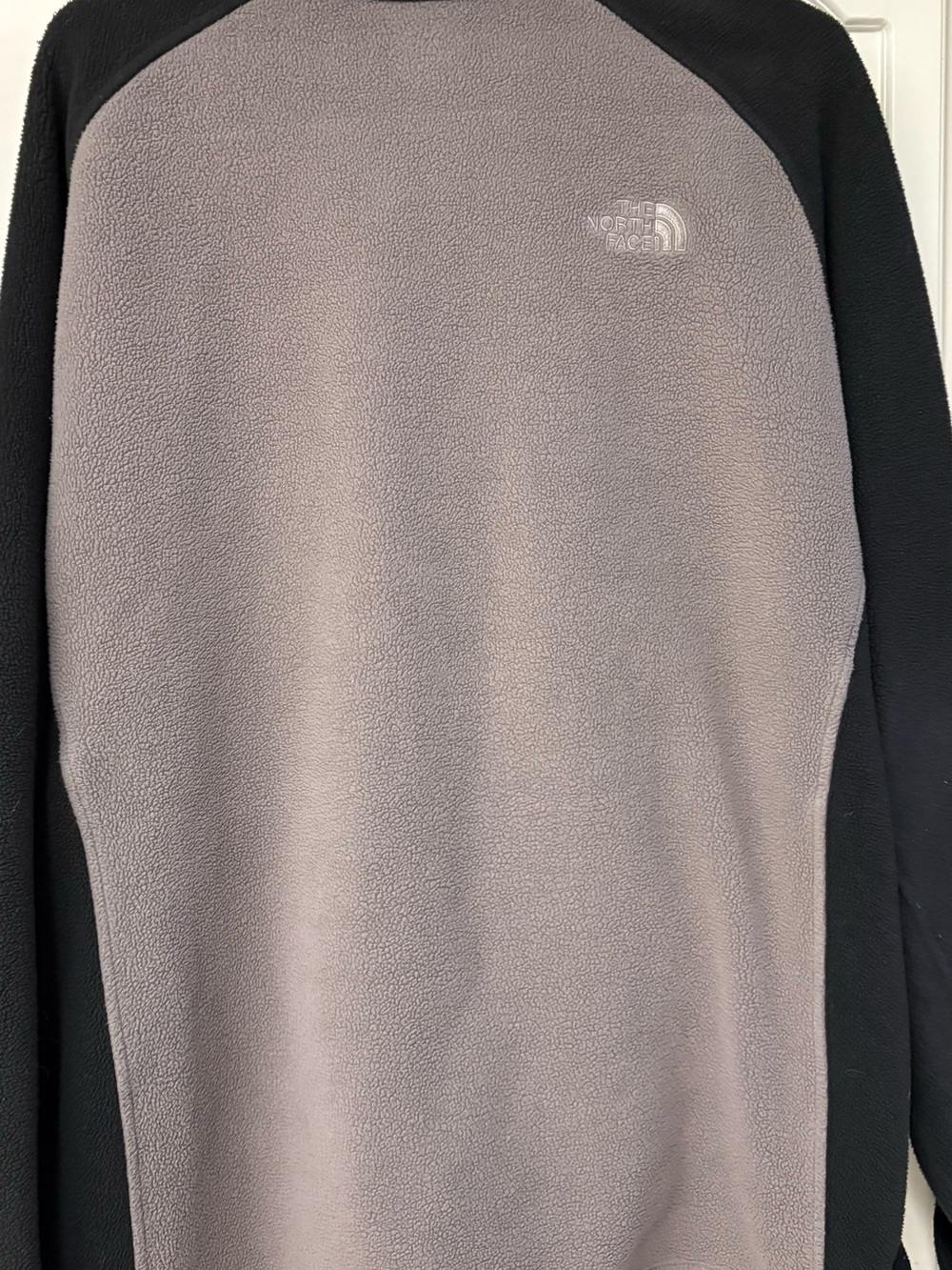 The North Face Black & Gray Full-Zip Lightweight Fleece Jacket - Picture 5 of 6